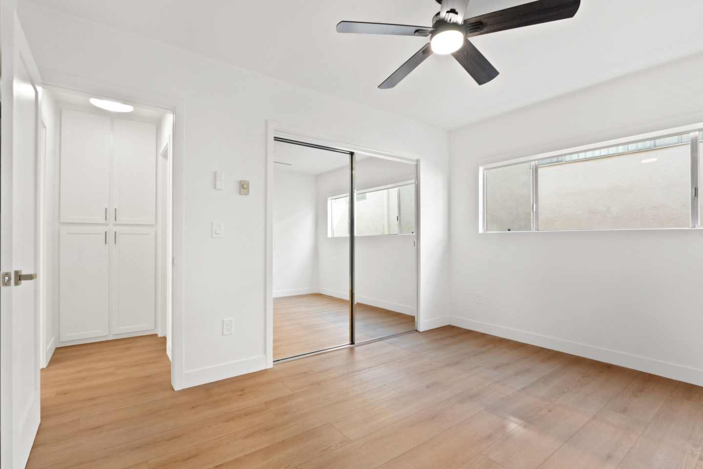 1442 Brockton Apartments Image 5
