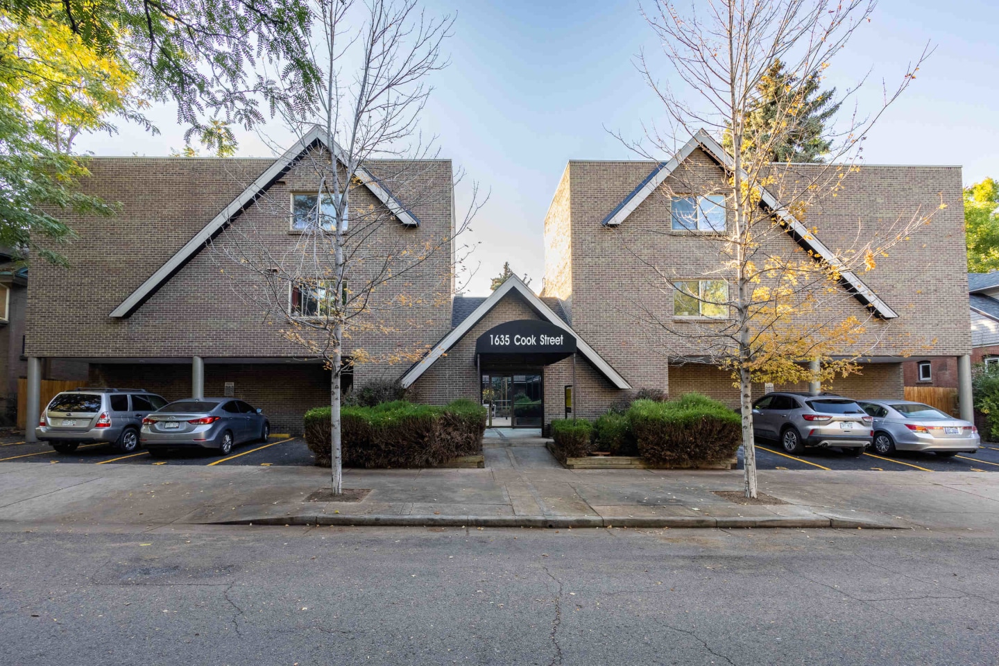 1635 Cook Image 12