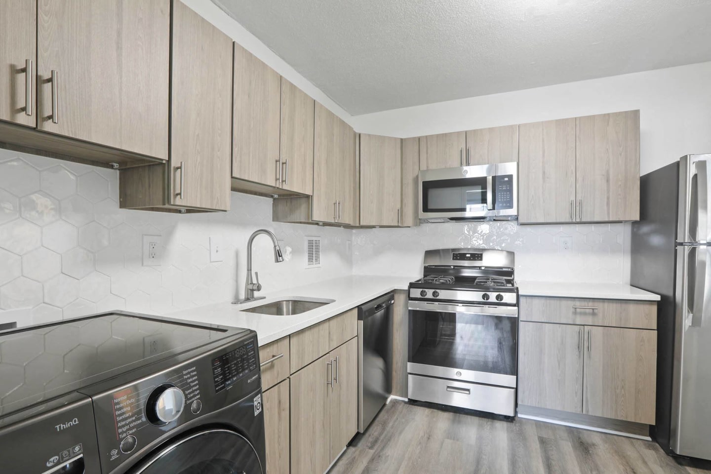 Skyline Towers Image 14