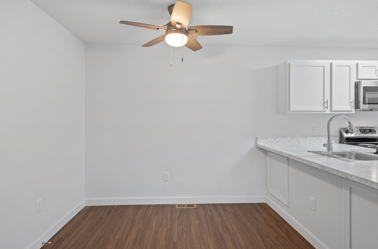 Apartments at Urbana Image 42