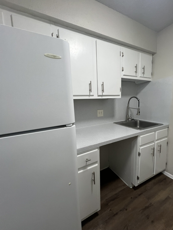 Monark Apartments Image 3