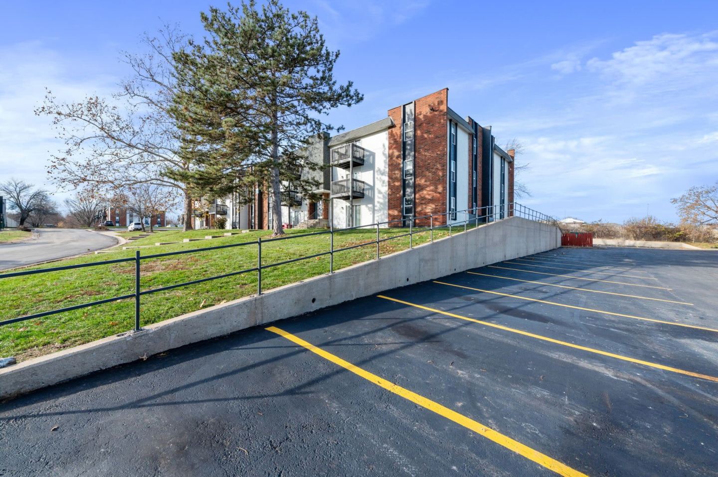Oval Spring Apartments Image 23
