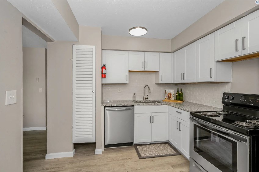 Finneytown Apartments and Townhomes Image 2