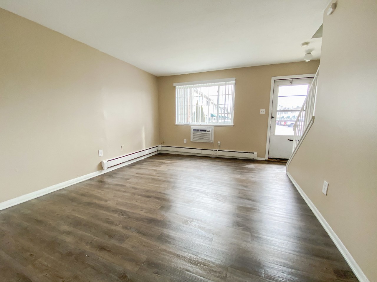 Evergreen Village Apartments & Townhomes Image 9