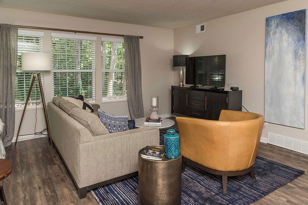 Fairlane Woods Apartments Image 2