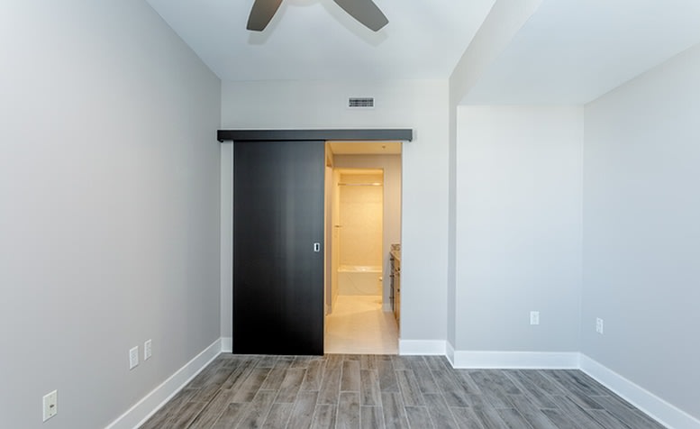 909 Walnut Image 27