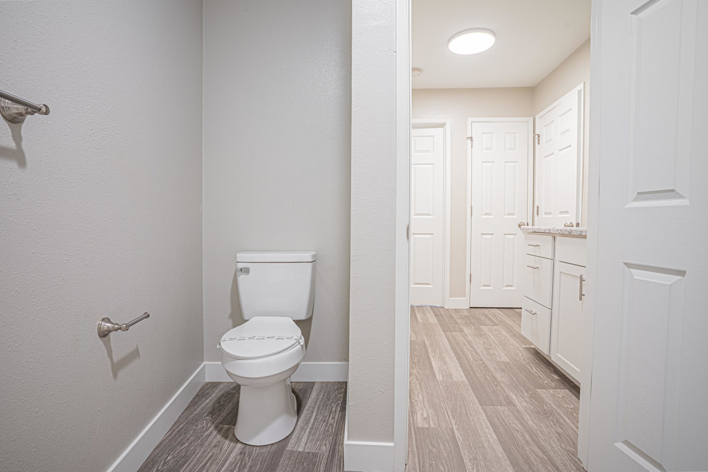 Regency Park Apartments Image 16