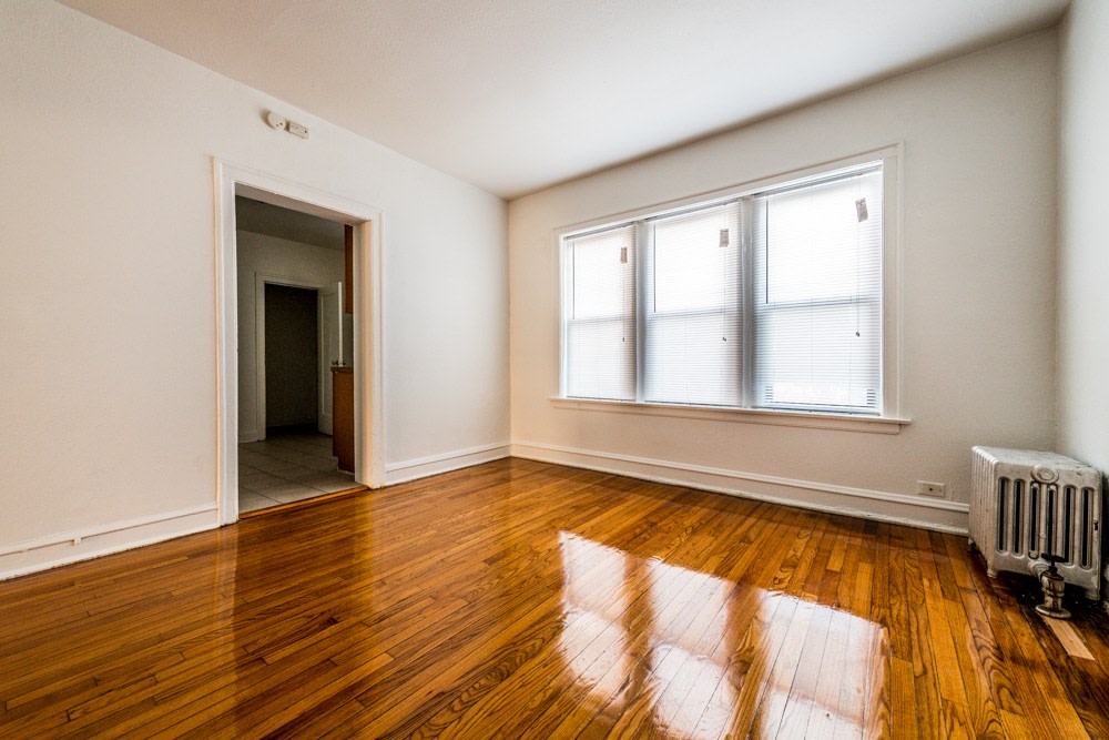 1748 E 71st Image 4
