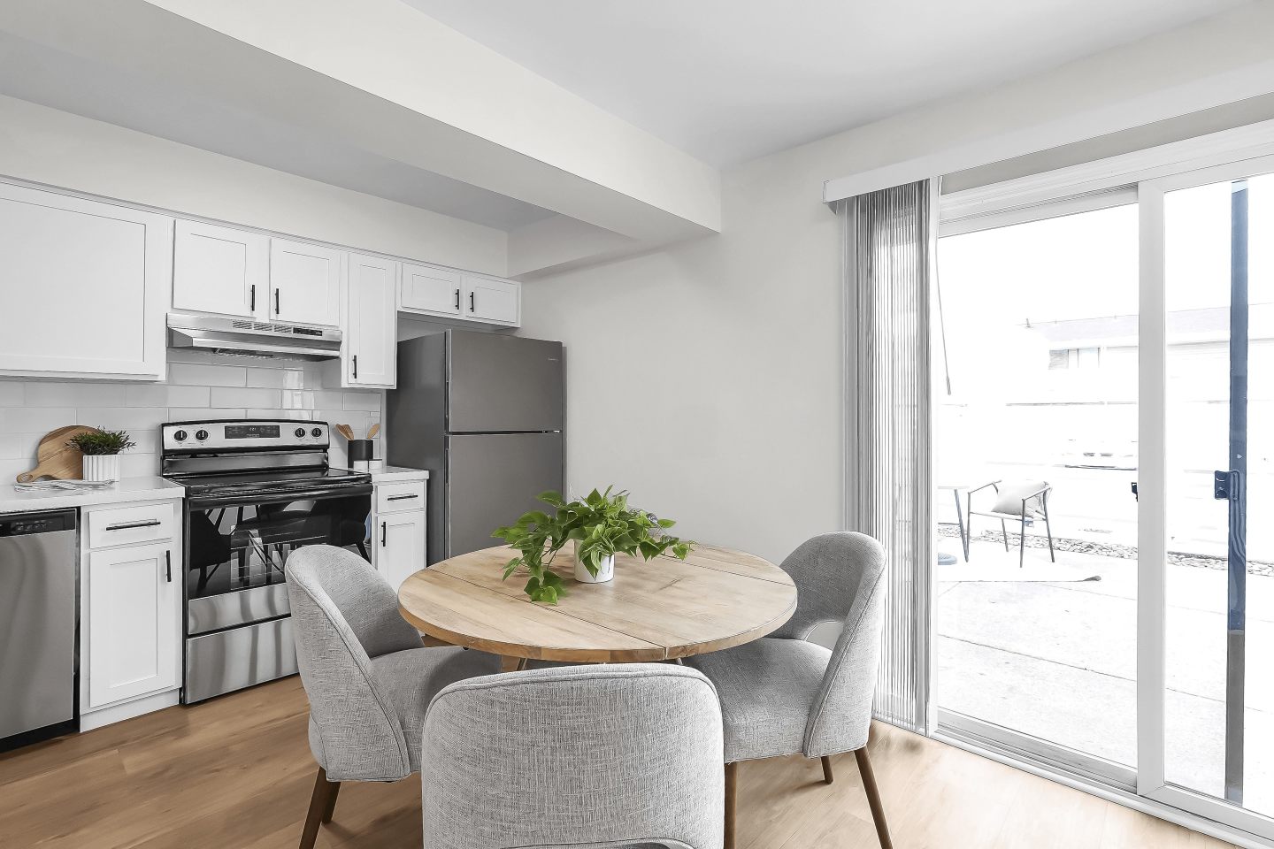 1289 | A Rental Condo Community Image 7