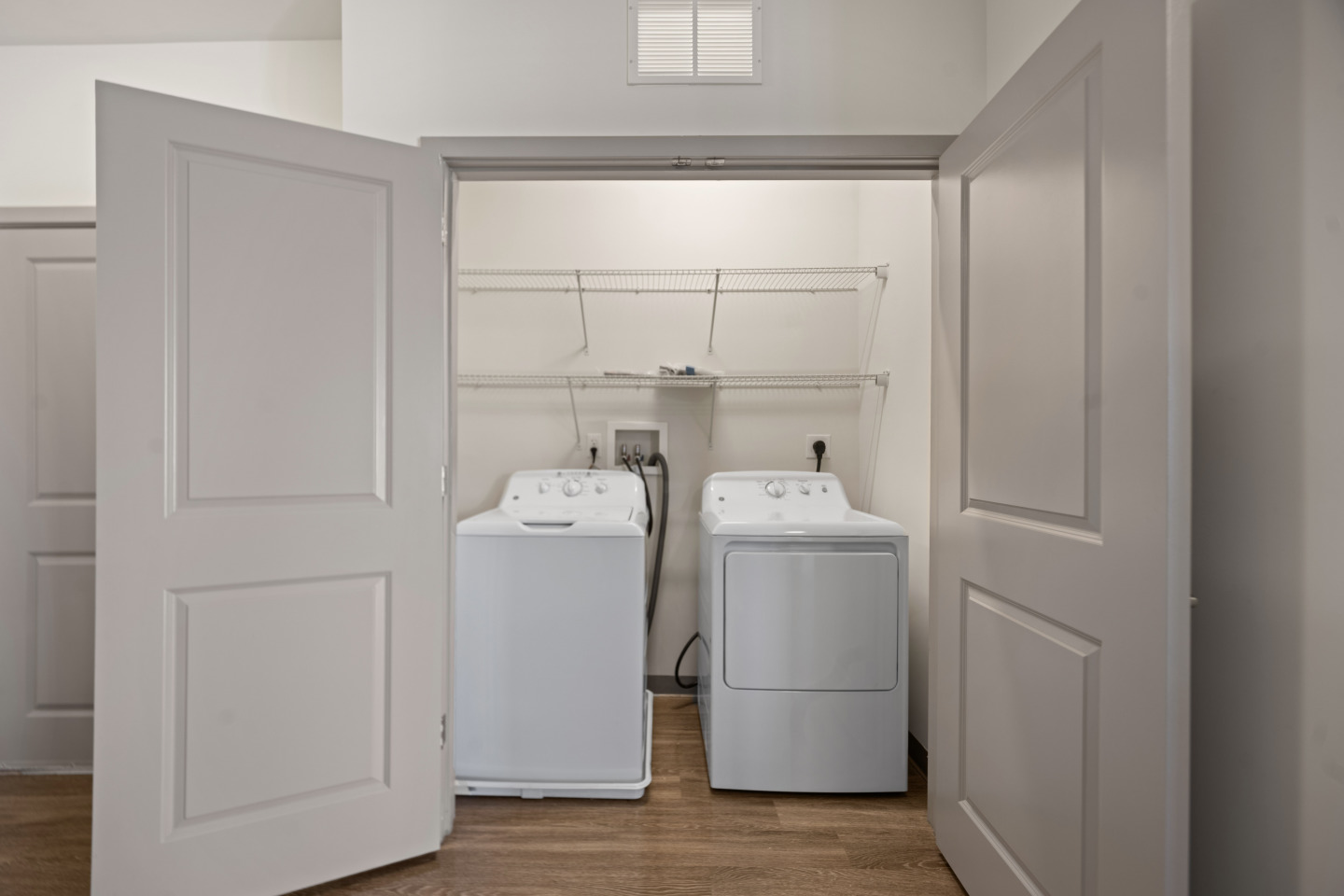 Everly Image 19