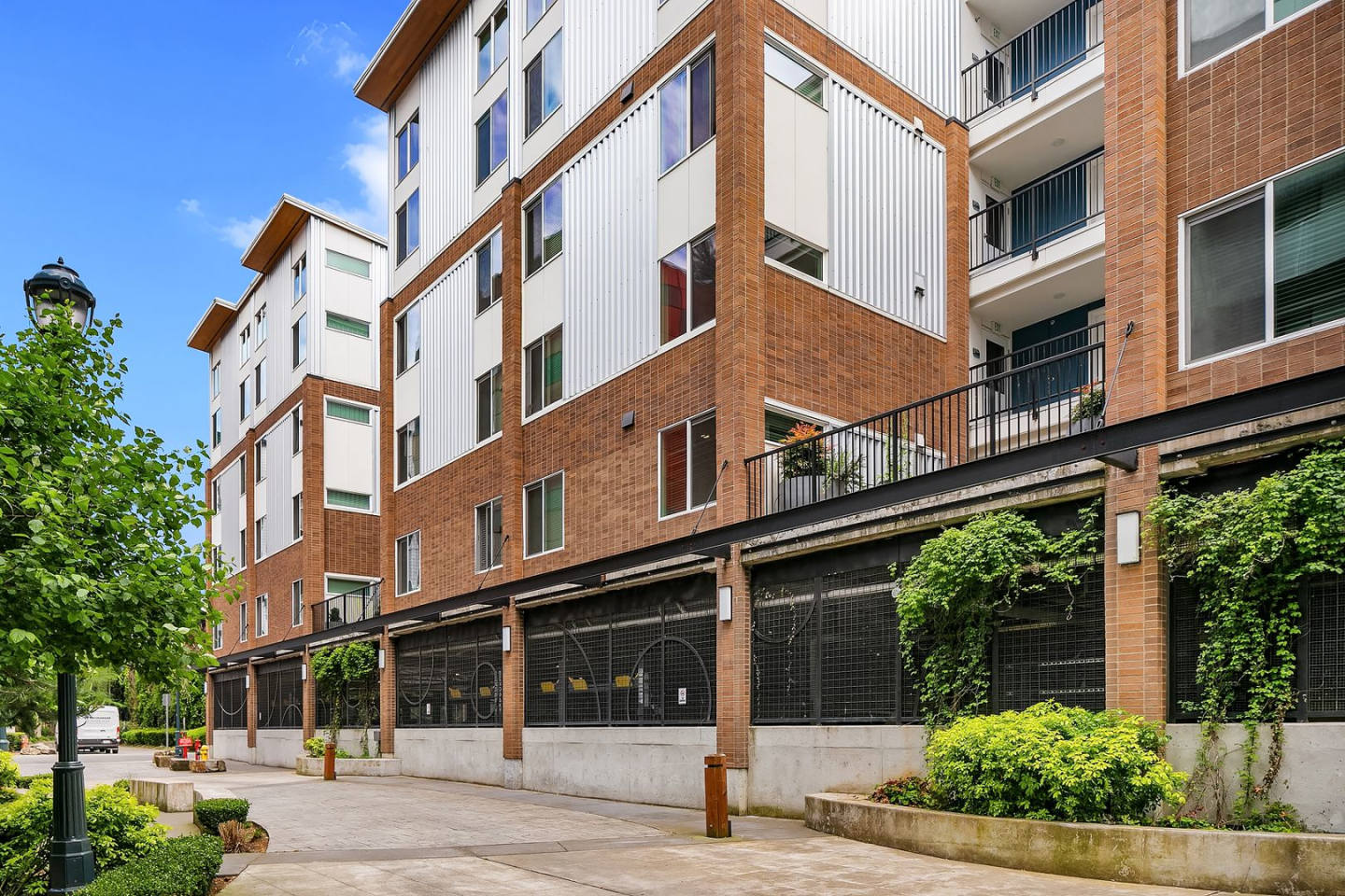 162TEN Apartments Image 1