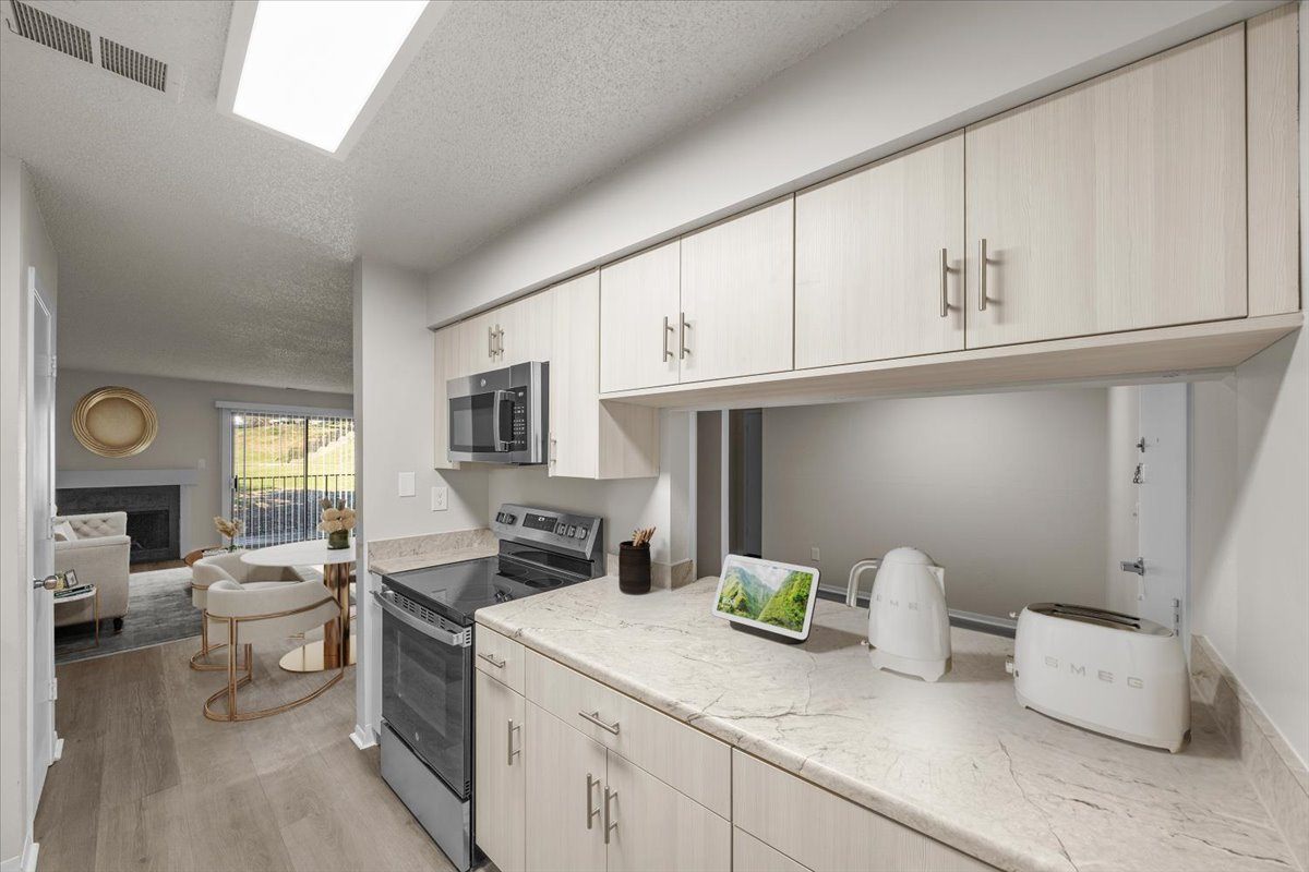 Active Adult - Cloverset Valley Apartment Homes Image 7
