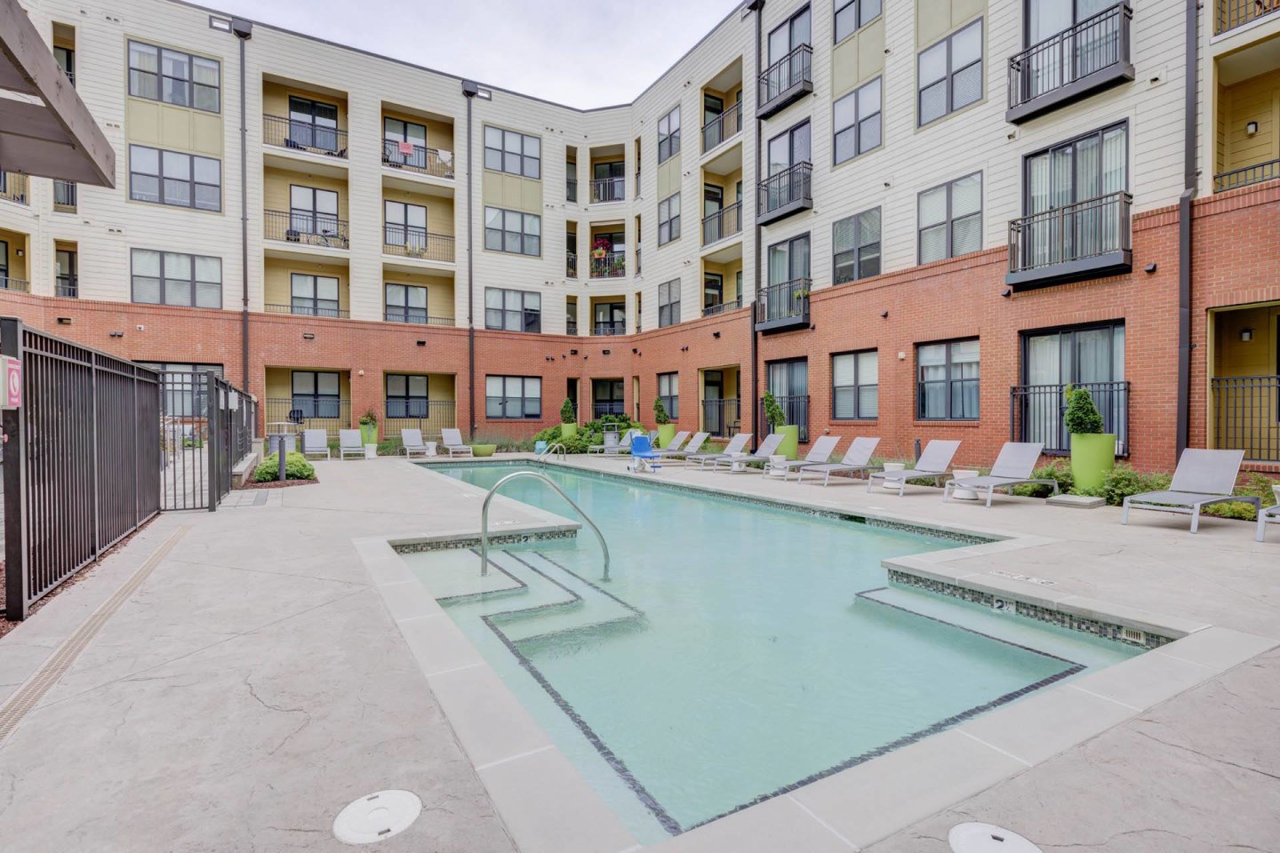 The Lincoln Apartments Image 3