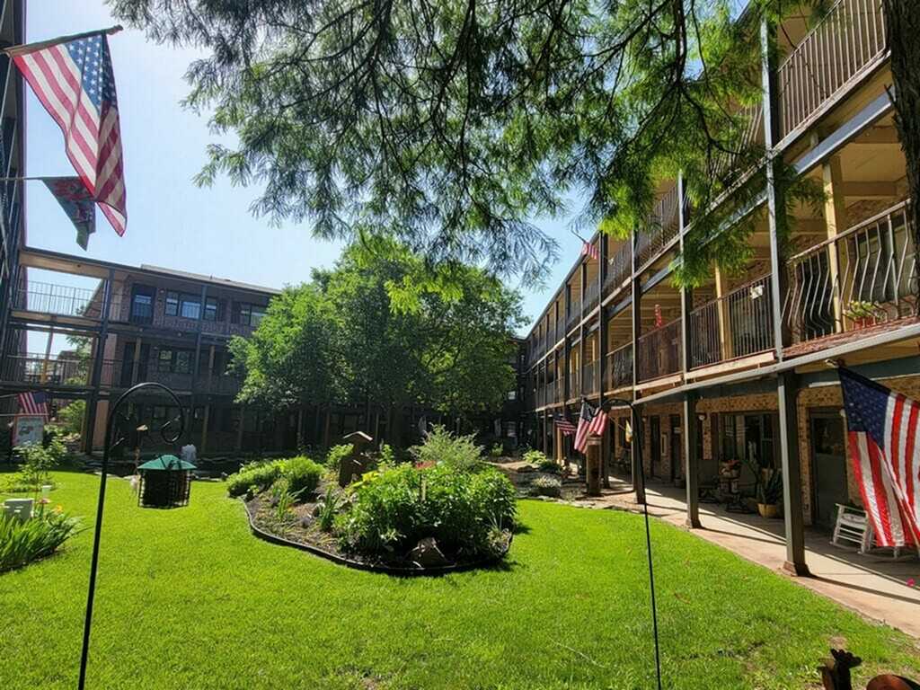 Maple Gardens Village Image 29