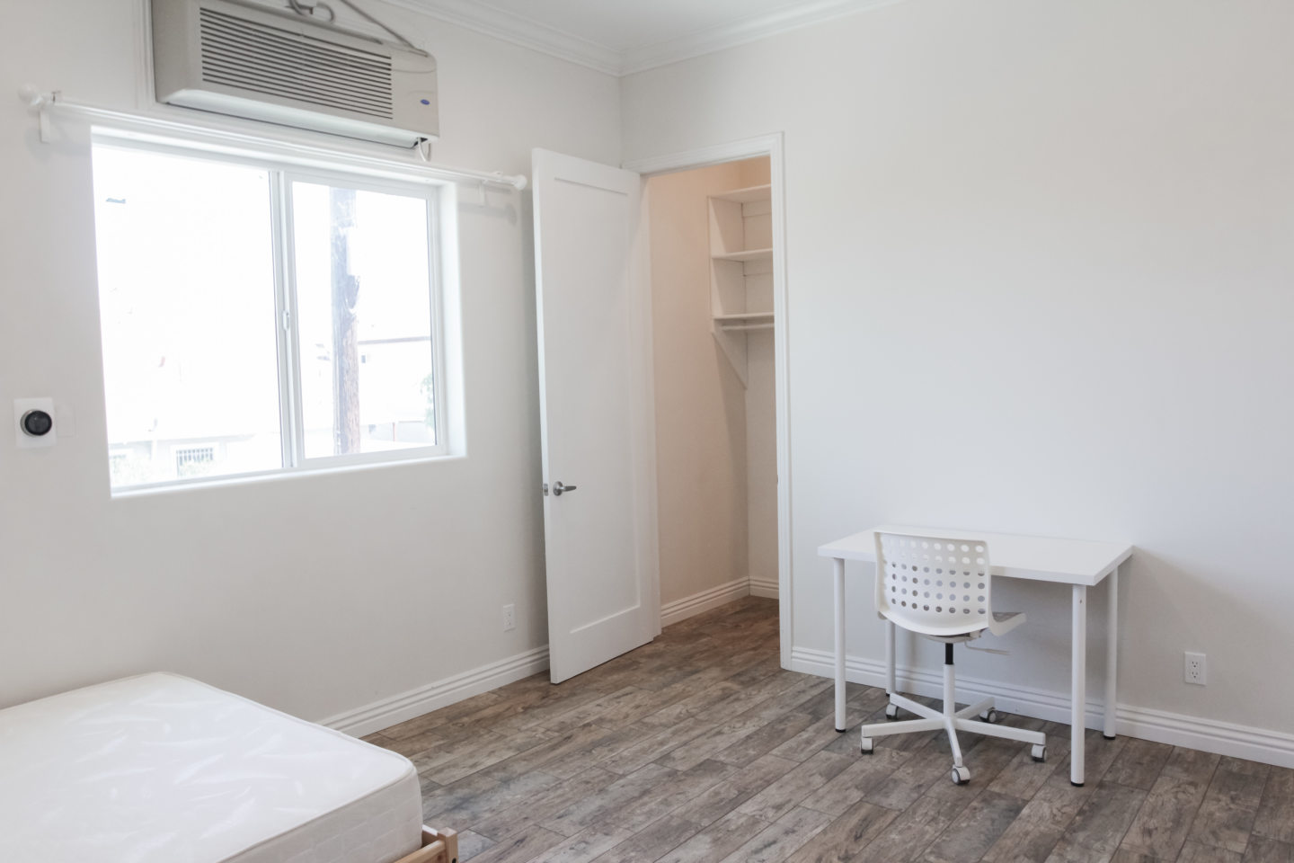 1337 W 36th Place - Co-Living Image 5