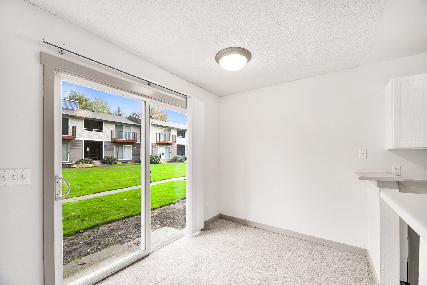 Driftwood Apartments Image 9