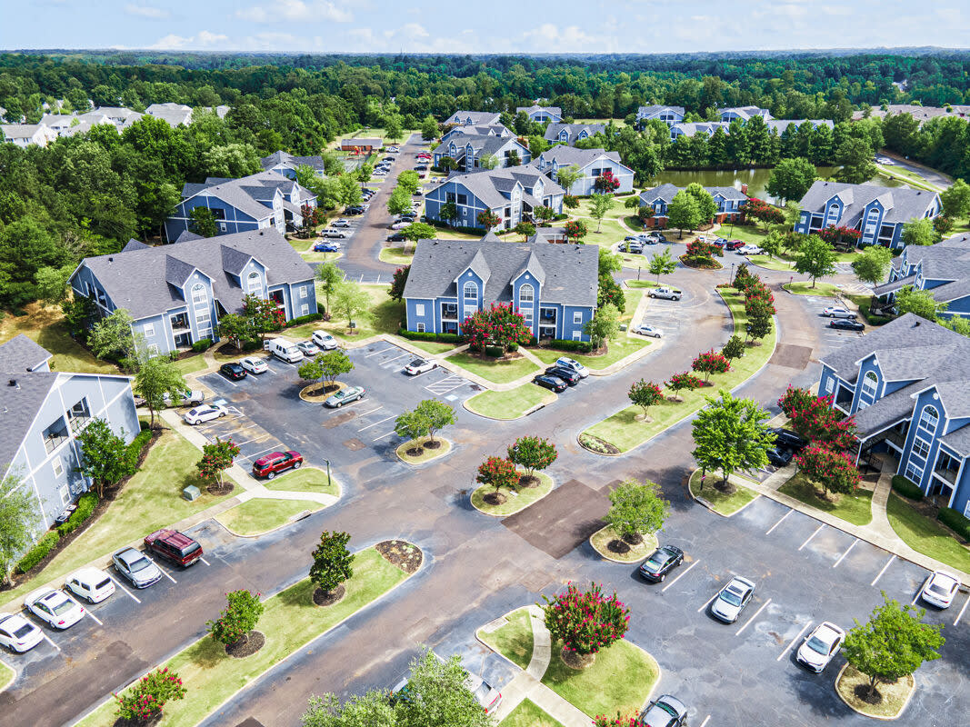 Spring Lake Apartments Image 1