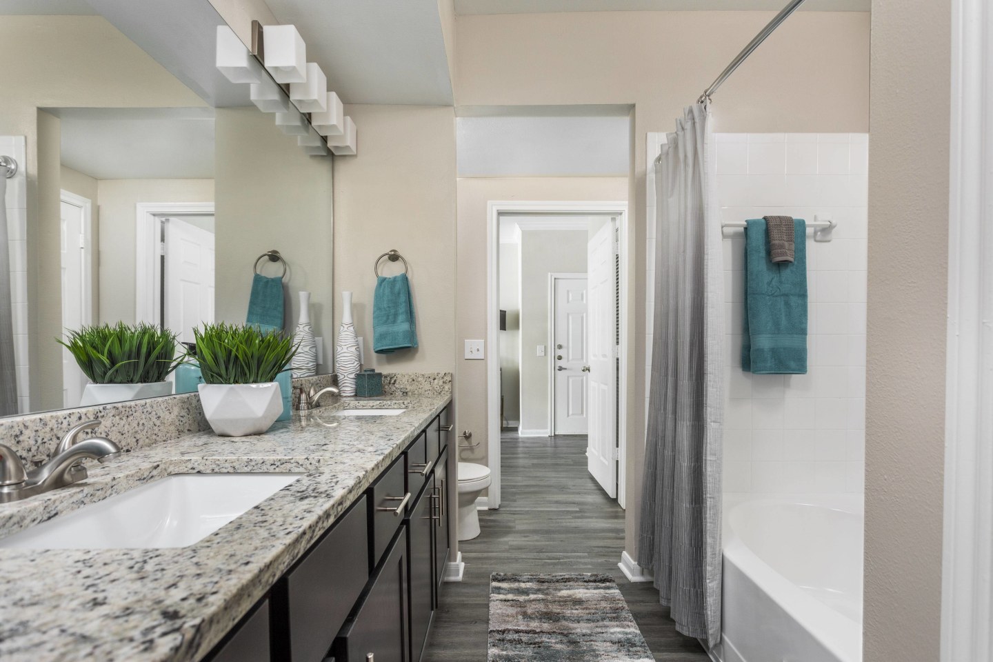 Oxmoor Apartment Homes Image 9