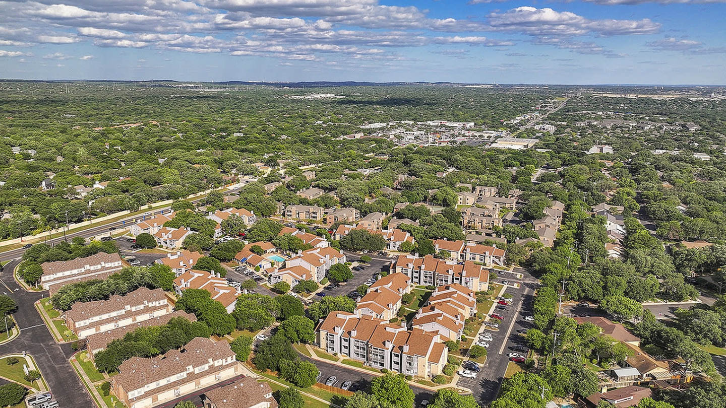 Stoneleigh Apartments Image 3