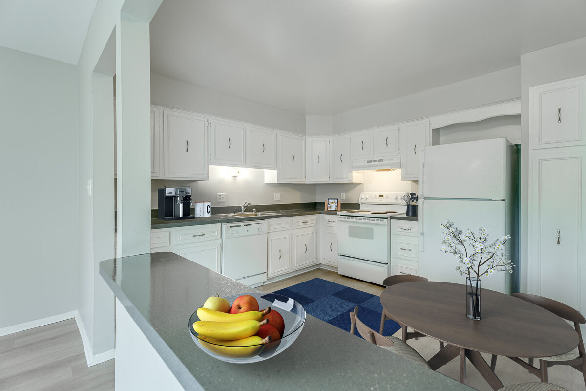 Lancaster Hills Apartments Image 4