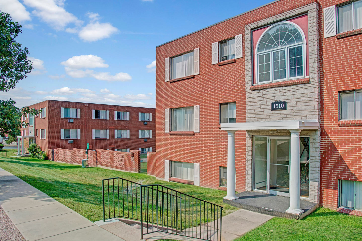 Bristol Square Apartments Image 5
