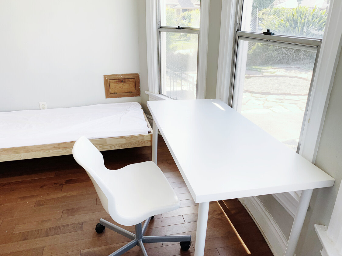 1356 West 30th Street - Co-Living Image 5