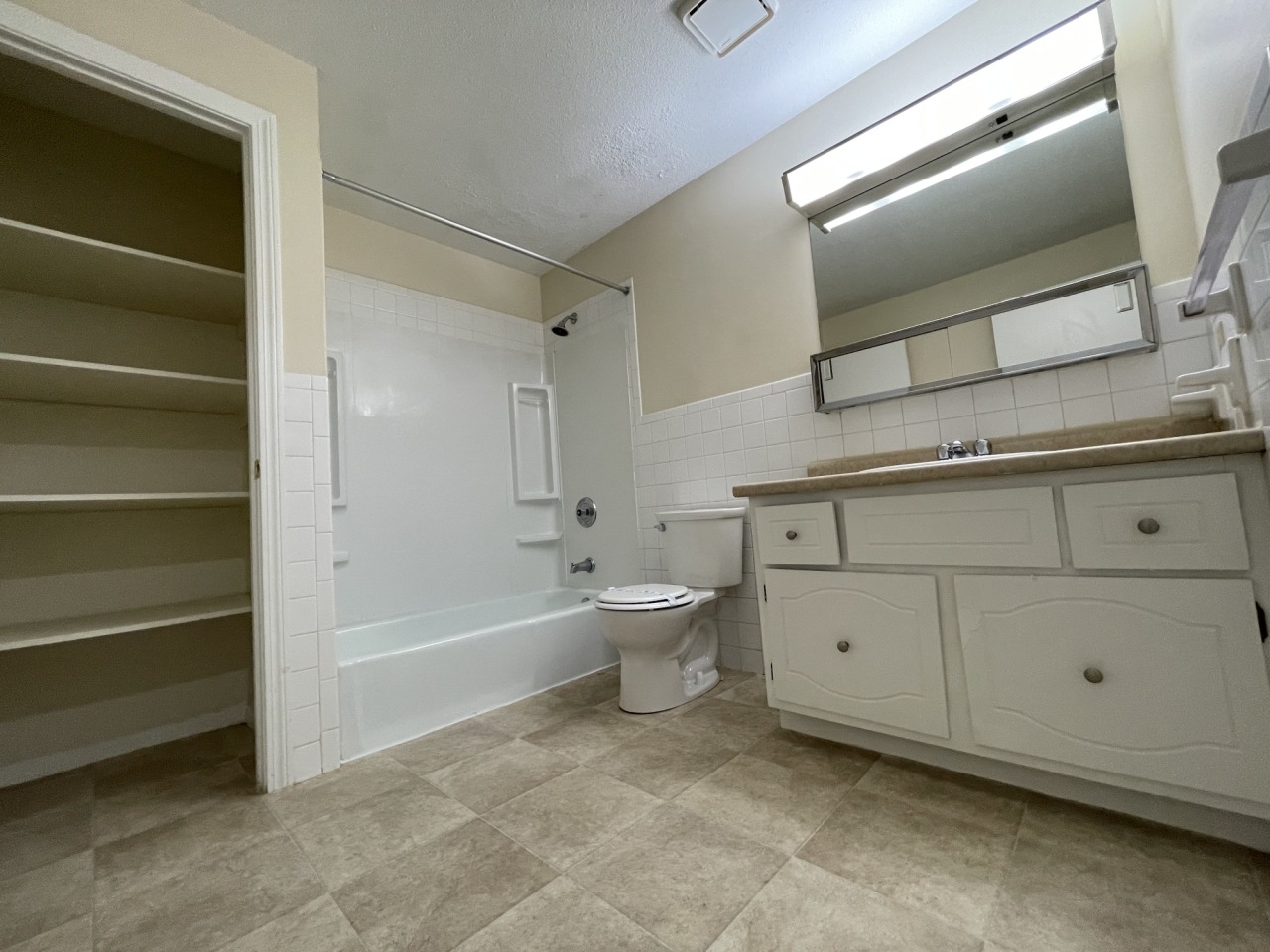 Milford Trails Apartments and Storage Image 31