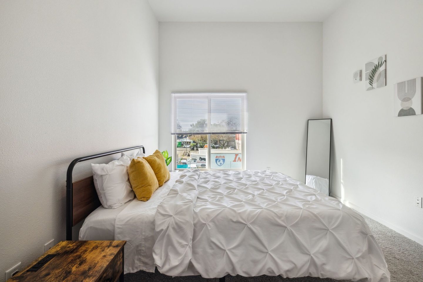 Pullman Modern Urban Apartments Image 38
