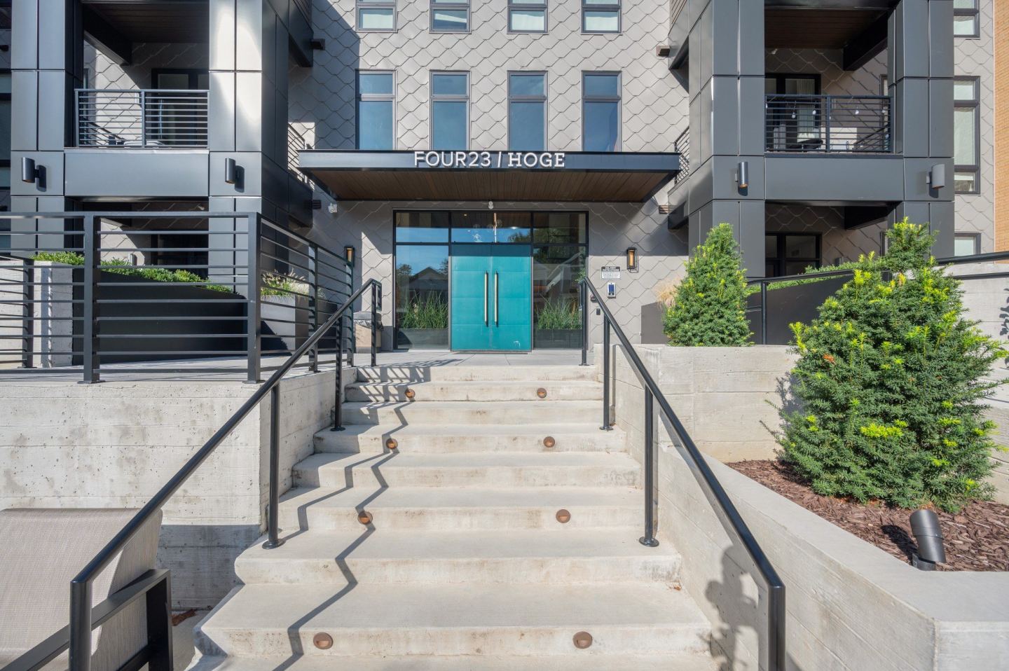 Four23/Hoge Image 75