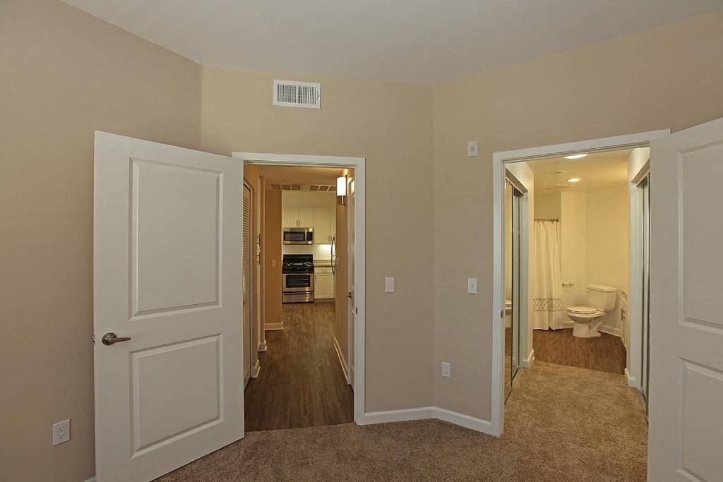 Senior Housing - Monaco Apartments Image 23