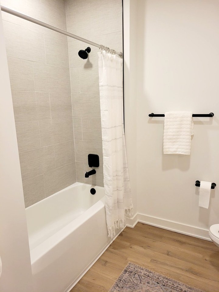 Vanguard Villas Image 18