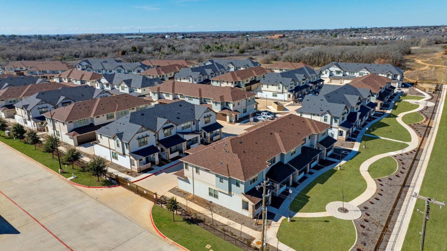 Town Arlington Image 54