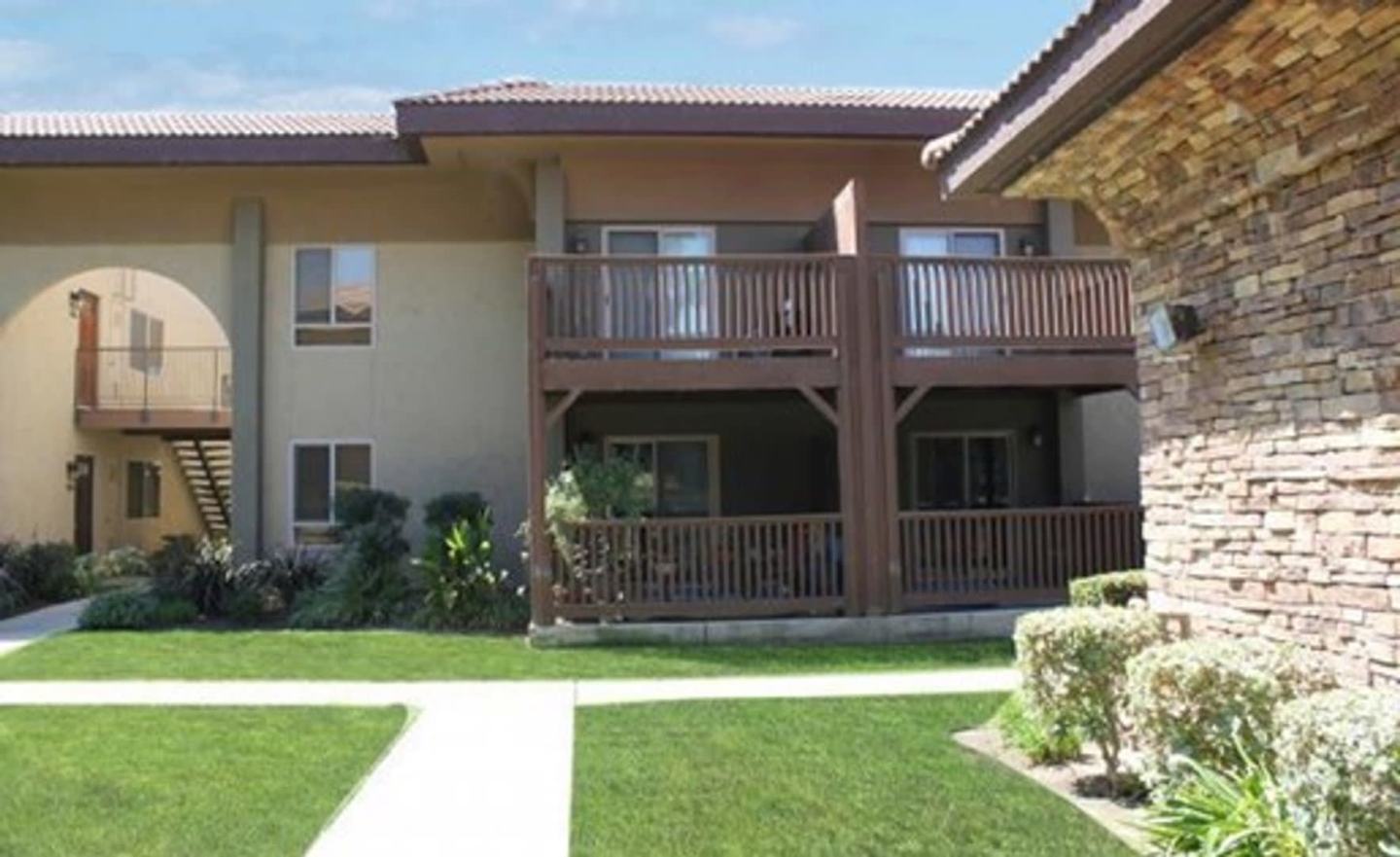 Stonemark Condominiums Image 2