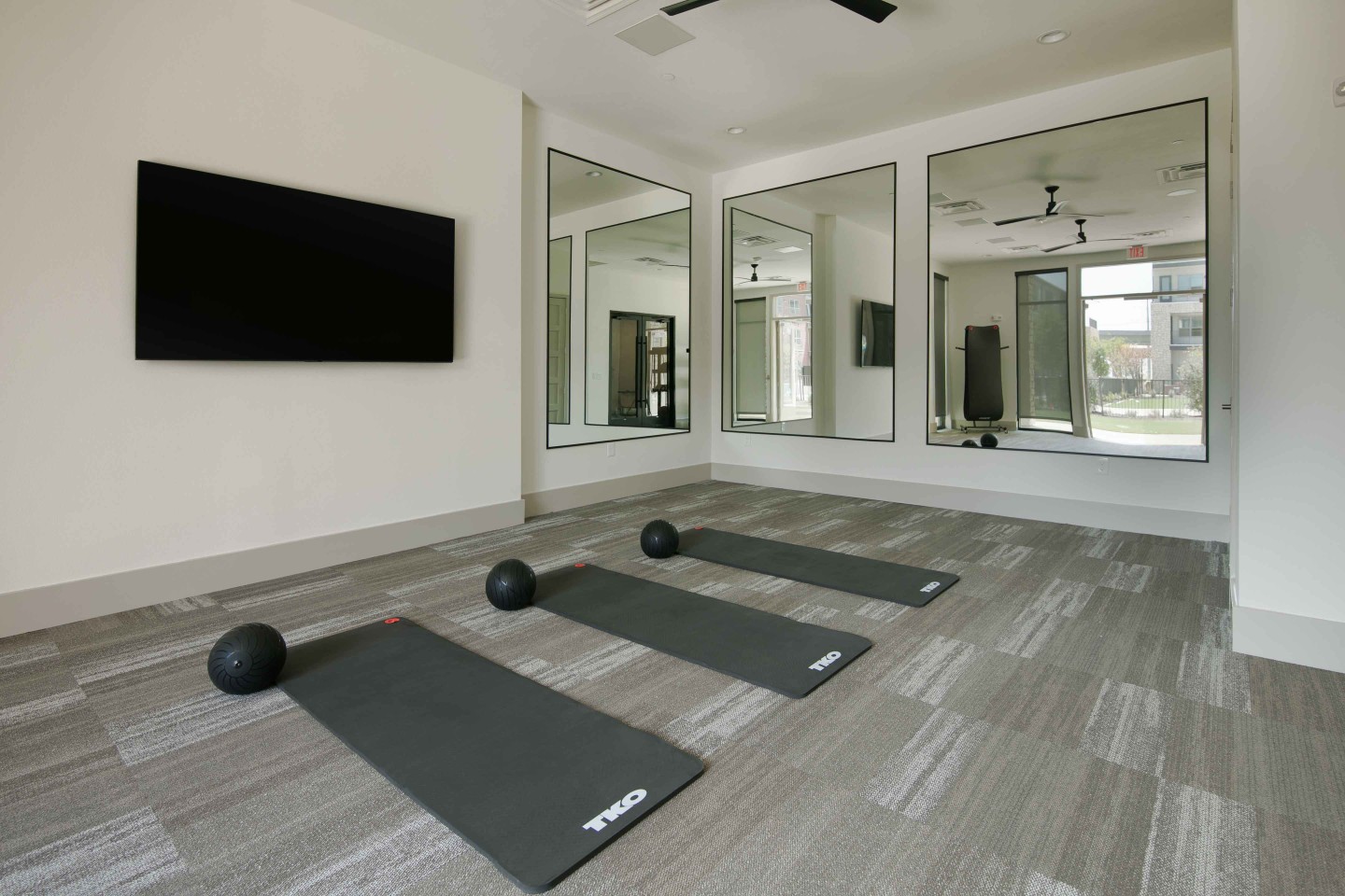 Sagemont Luxury Living Image 28