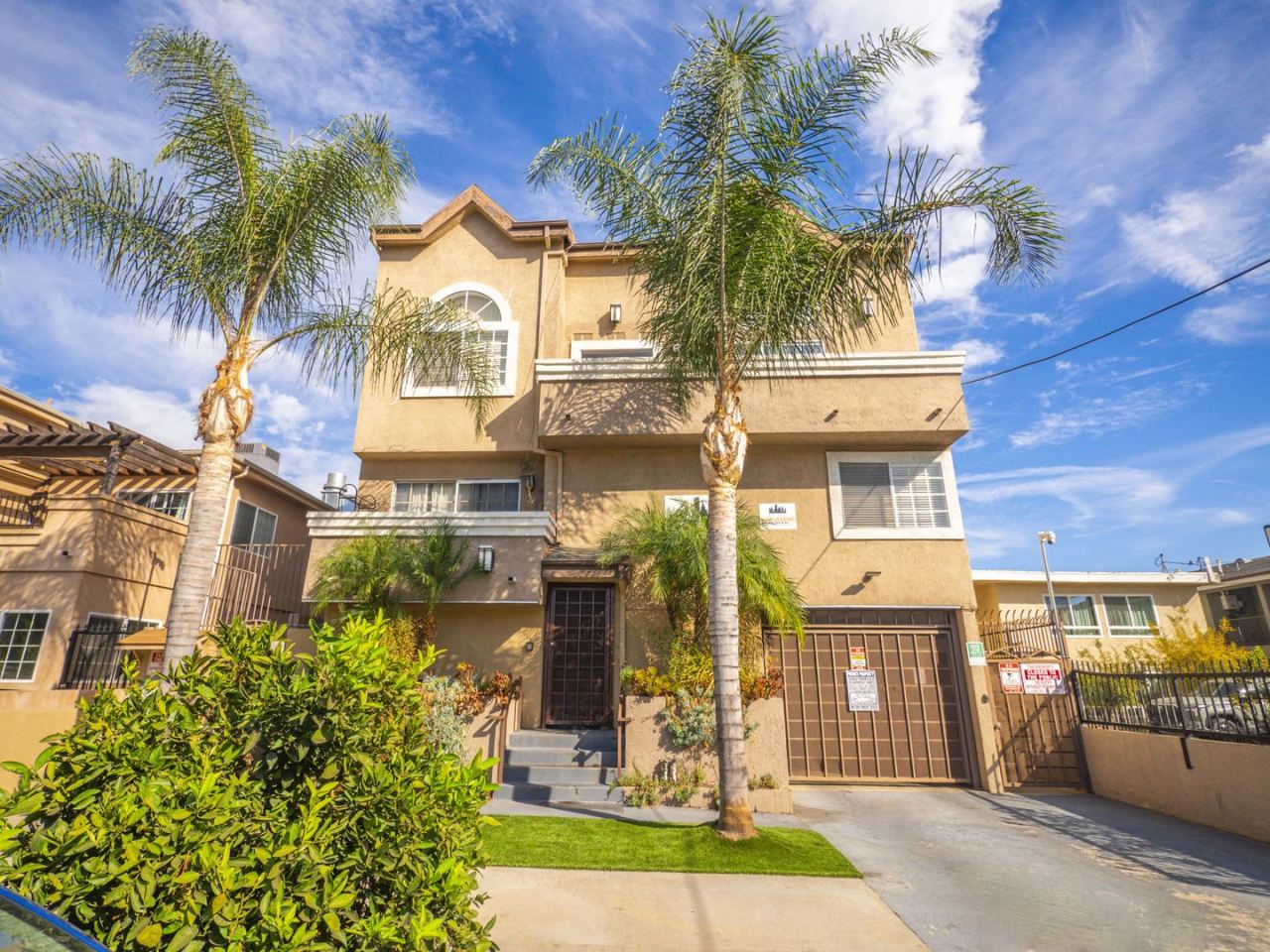 5308 Denny Ave. Image 1