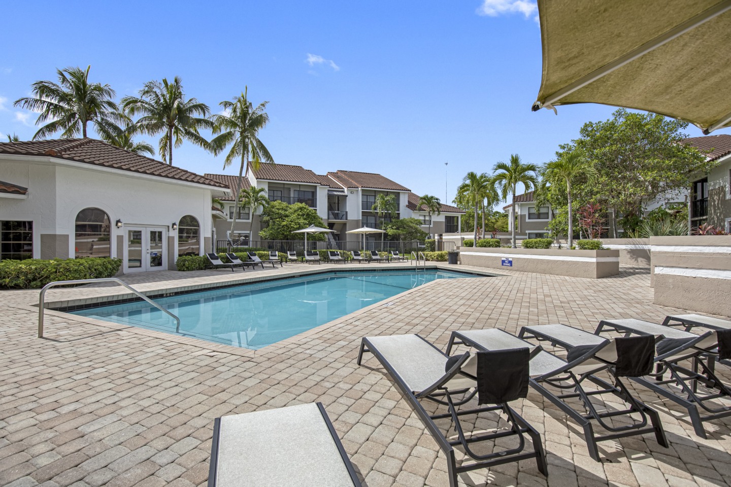 Alvista Hollywood Image 33