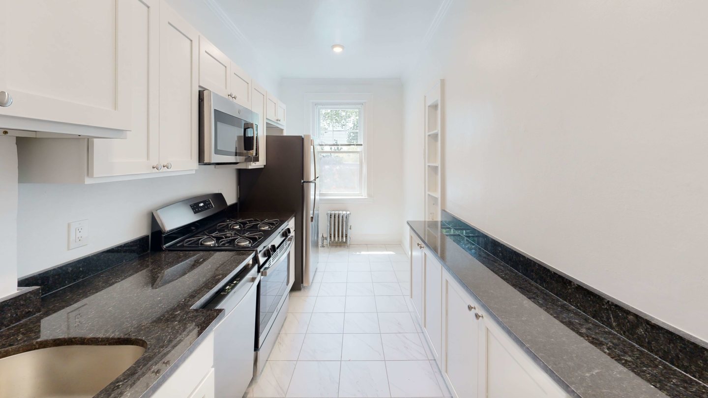 CHR Brighton Apartments Image 4