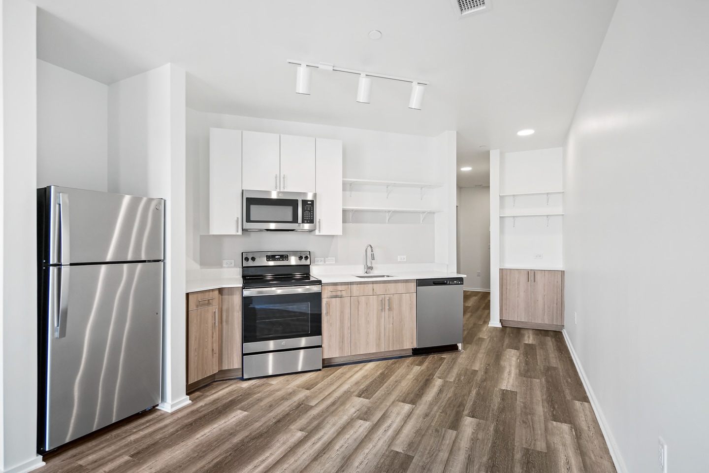 River House Apartments Image 32
