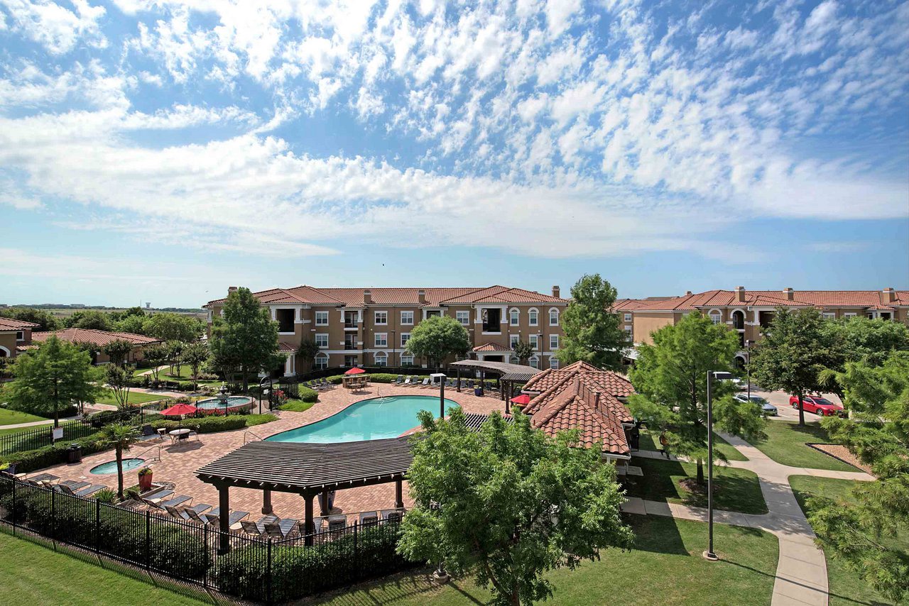 Apartments and Houses for Rent Near Me in The Colony