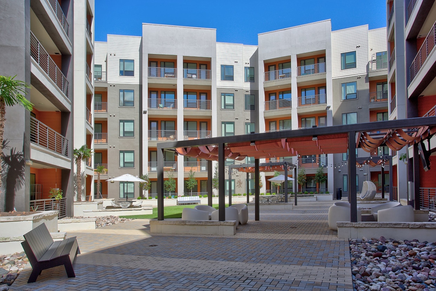 Addison Medical Center Apartments Image 2