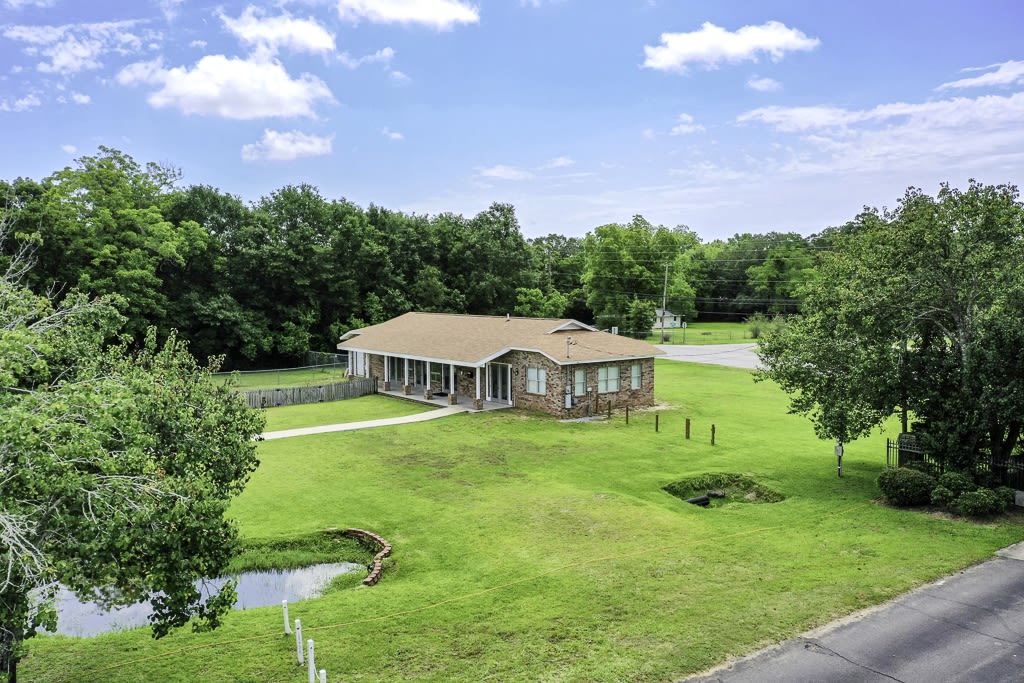 Briarwood Condominiums Image 4
