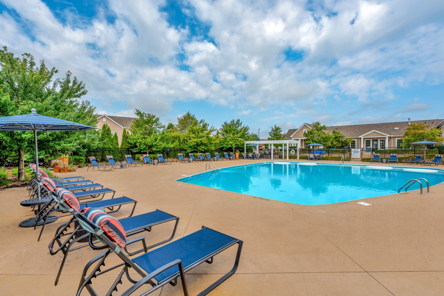 Hilliard Grand Apartments Image 10