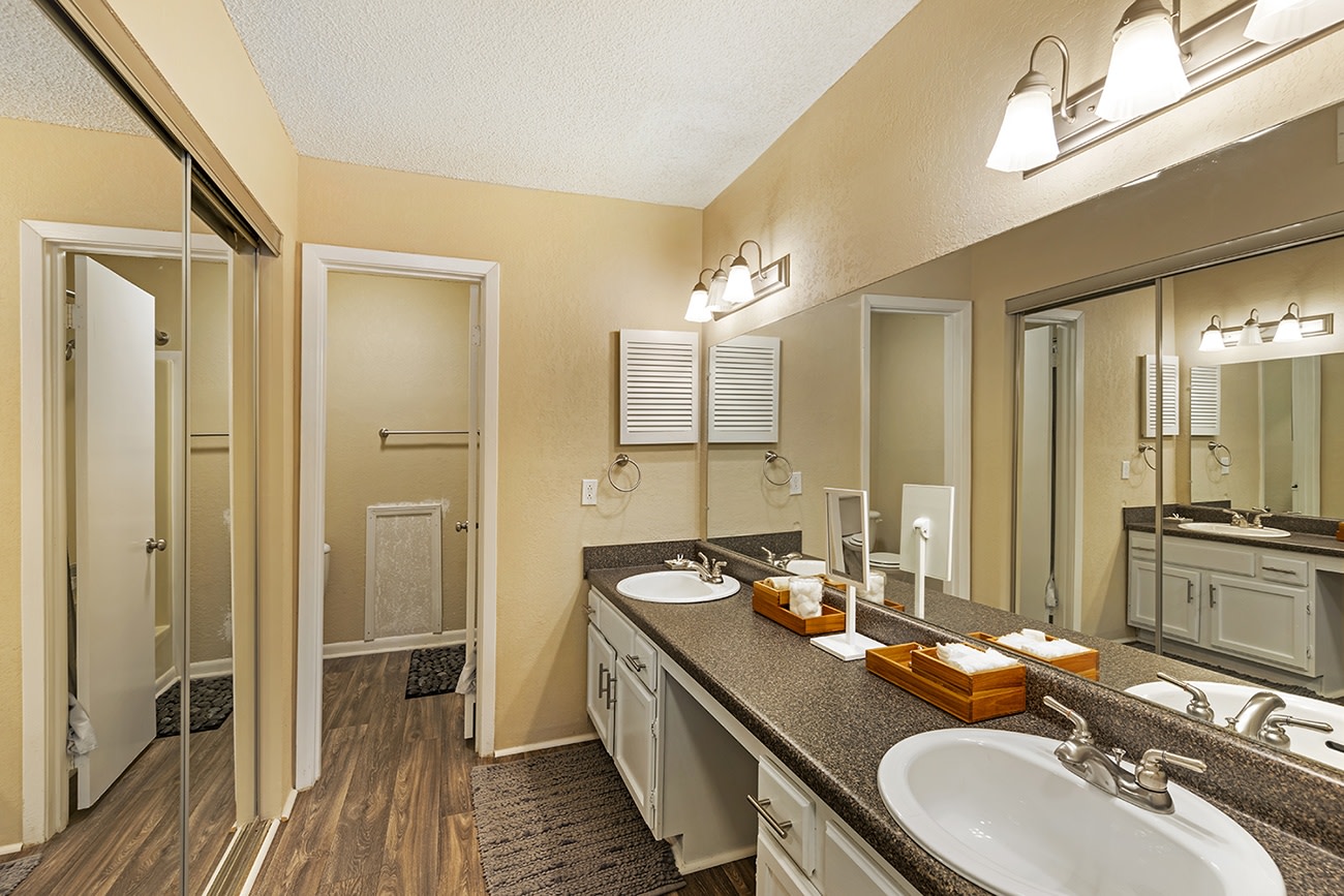 Riverchase Landing Image 3