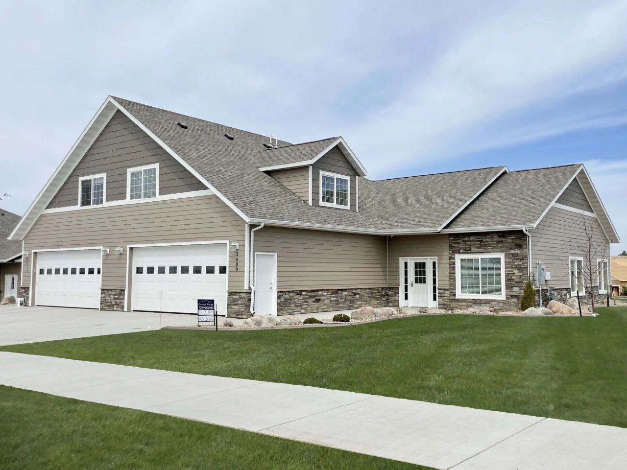 Coulee Ridge Twin Homes Image 1