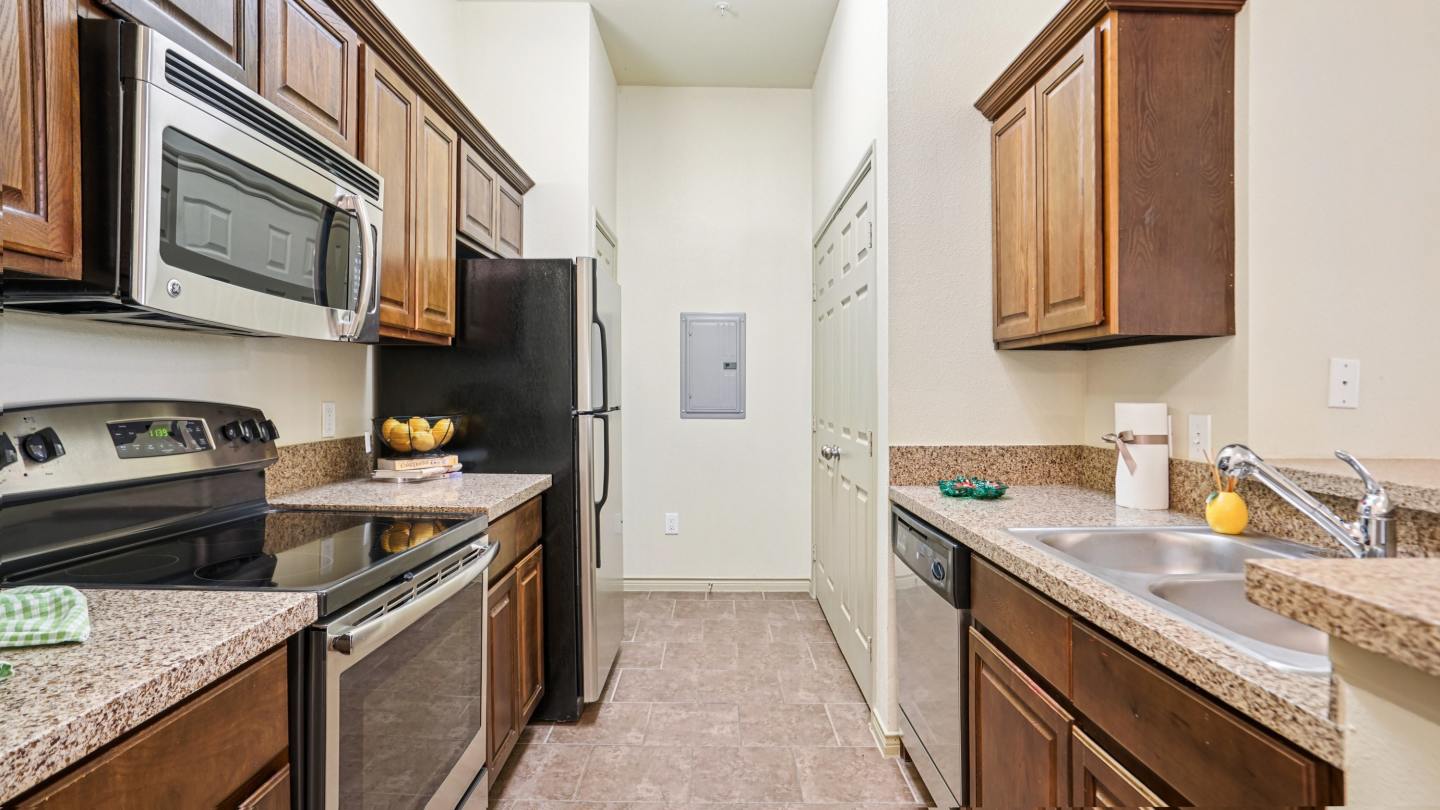 Crest Manor Image 33
