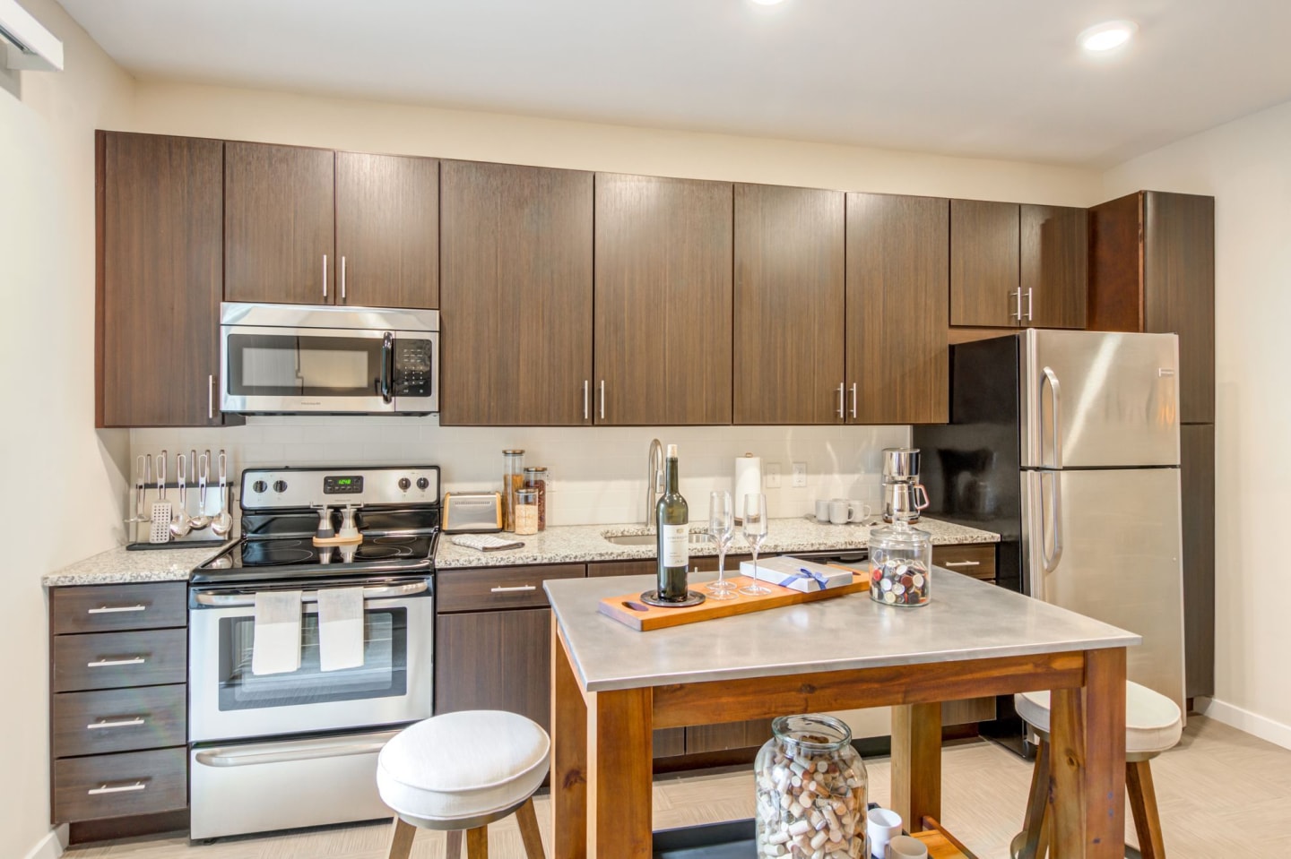 Encore 4505 at Town Center Apartments Image 3