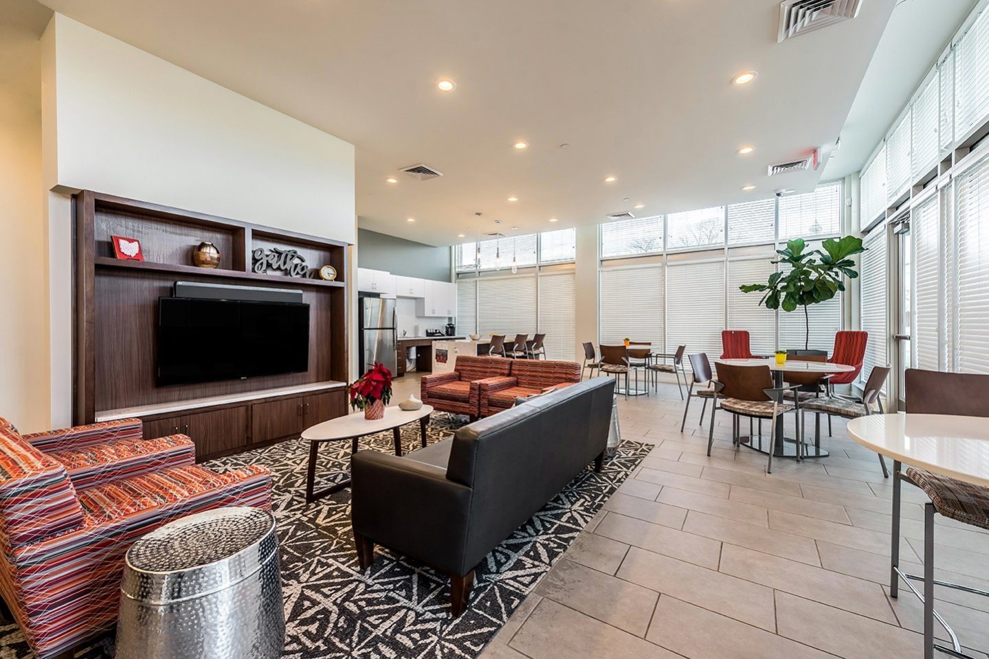 Legacy Pointe at Poindexter Apartments Image 1