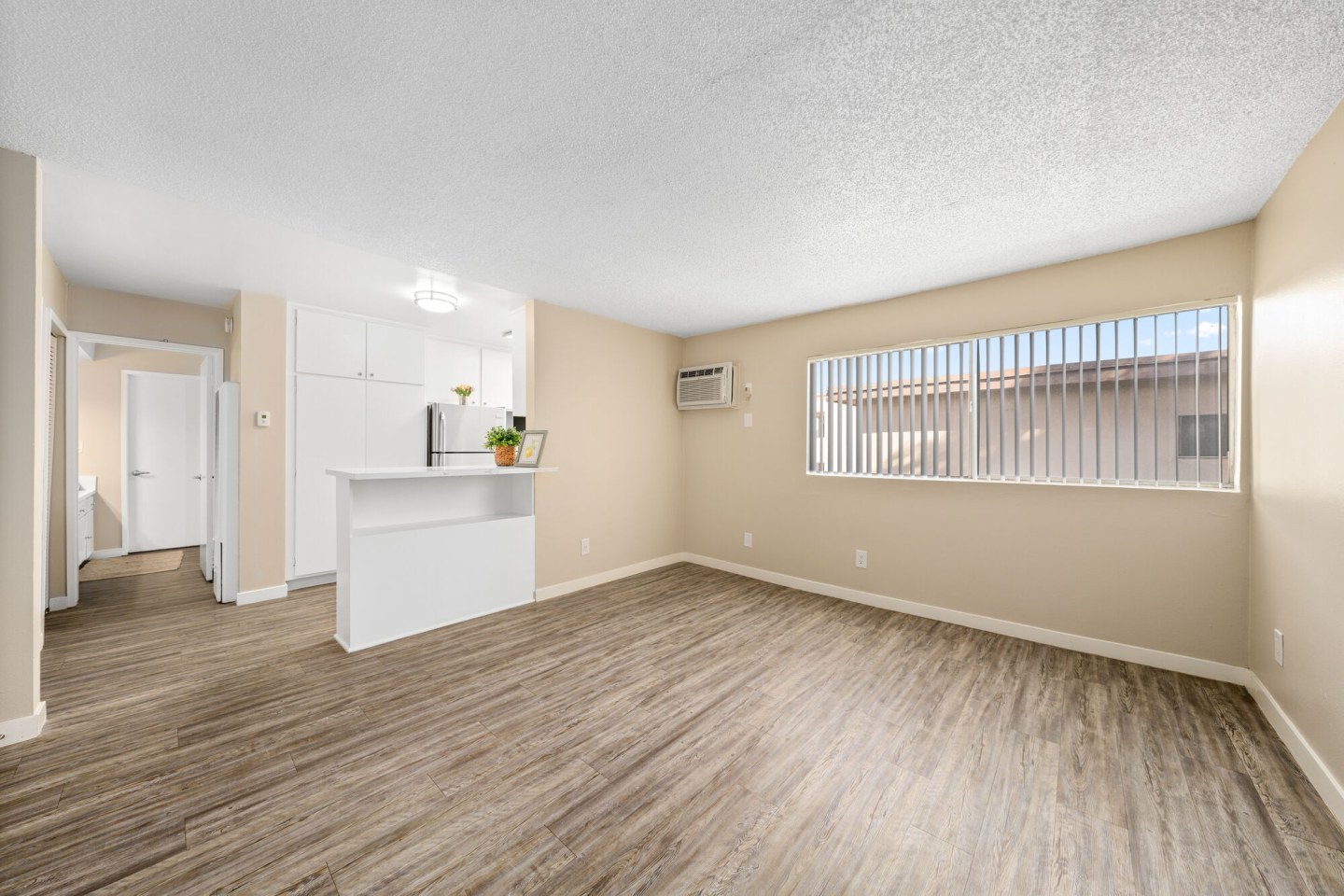 Summerview Beach Resort Luxury Apartments Image 5