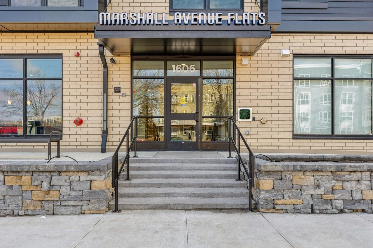 Marshall Avenue Flats Image 31