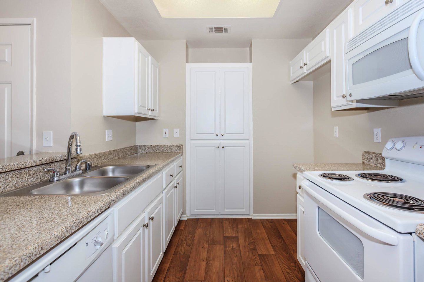 Wood Canyon Villa Apartment Homes Image 38
